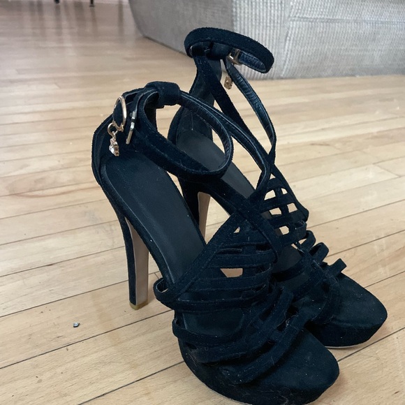 Black strappy stiletto’s - Picture 3 of 4